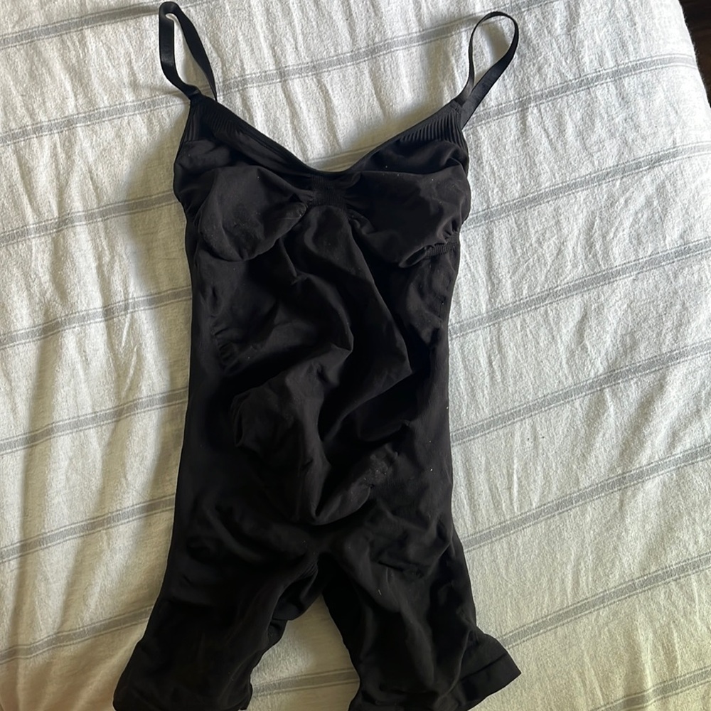Skims Maternity bodysuit
